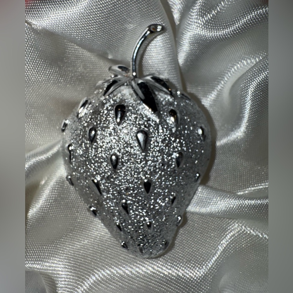 Vintage SARAH COVENTRY Signed Silver Tone Strawberry‎ Brooch